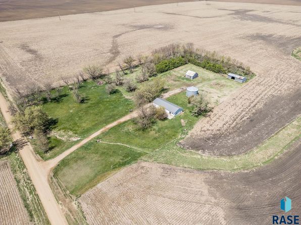46982 301st St, Beresford, SD 57004