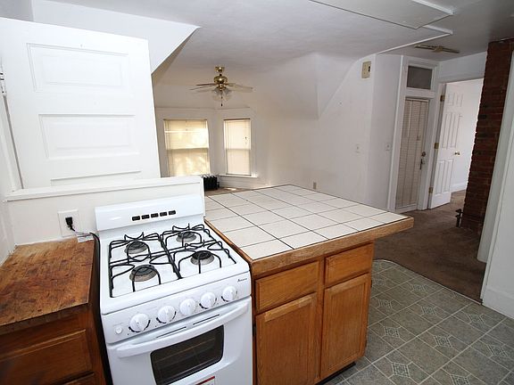 4th image of 527 E Platte Ave APT 3