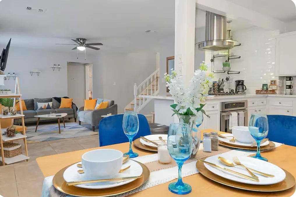 4 bed, $4,000 — Photo 2