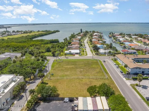 161 S Shepard Dr, Cocoa Beach, FL 32931