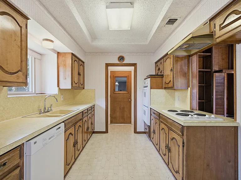 2505 Ironwood Ct — Photo 5