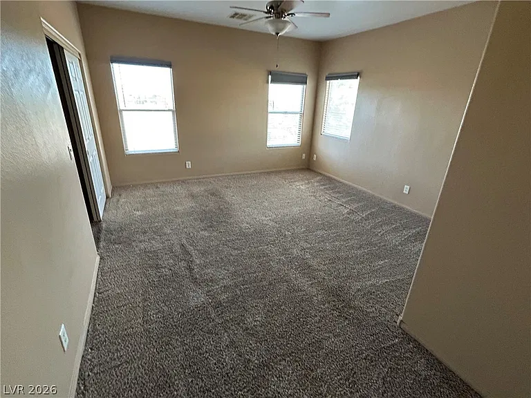 1094 Silver Stone Way — Photo 4
