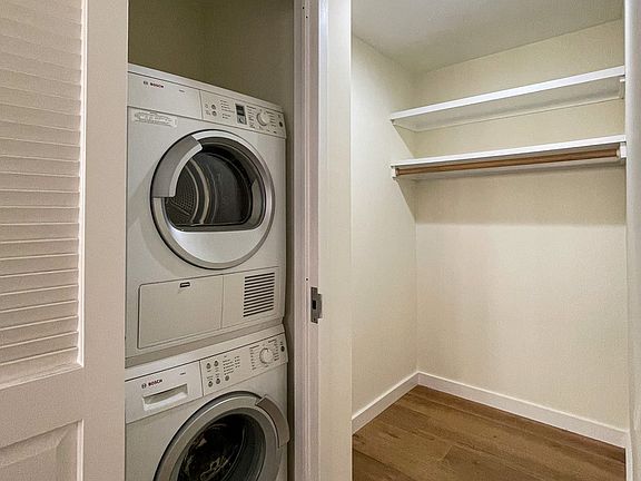 4th image of 20 Henry St APT 1AN