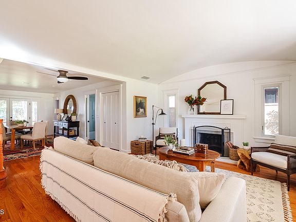 4th image of 2089 Mar Vista Ave