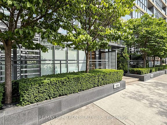 4th image of 102 Fort York Blvd