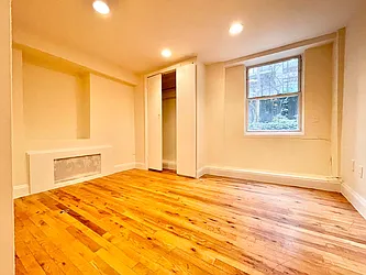 Rented by Century 21 Premier 