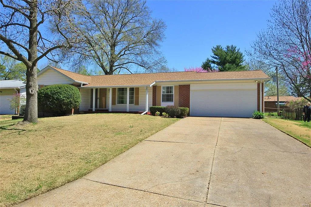 3040 Chadwick Dr photo 1