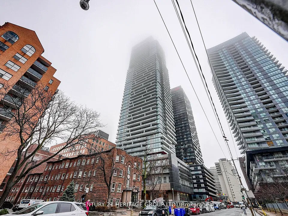 39 Roehampton Ave #4108