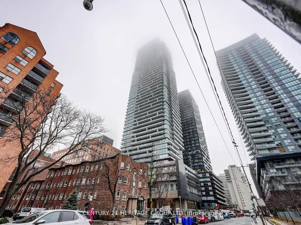 39 Roehampton Ave, Toronto, ON