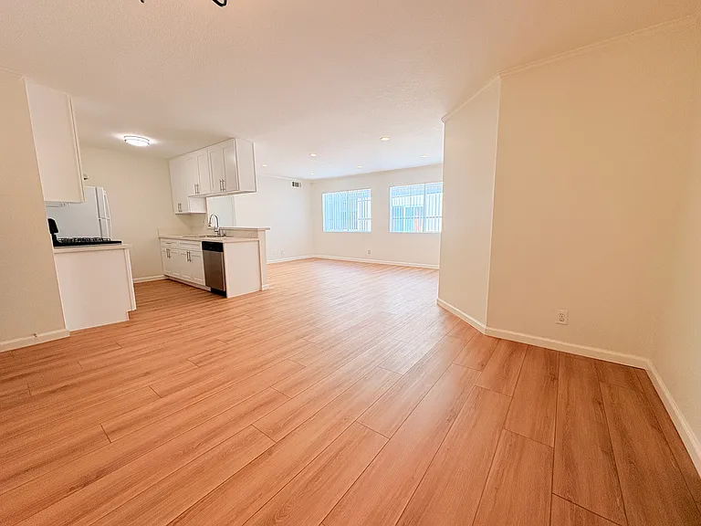 311 E Cedar Ave #207 — Photo 7