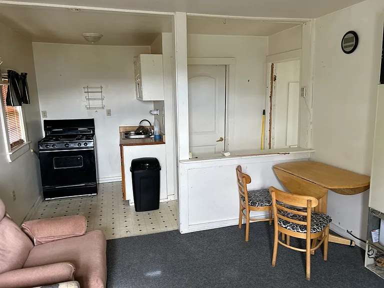106 S 4th St — Photo 3