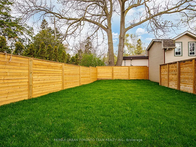 4 Drake Cres — Photo 46