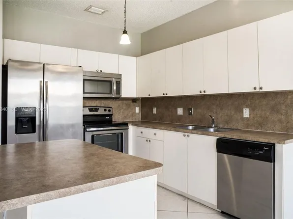 13233 SW 203rd St, Miami, FL 33177