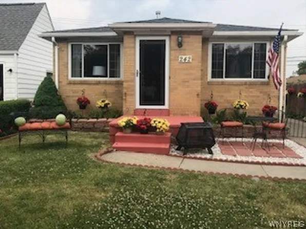 242 Cleveland Dr, Buffalo, NY 14223