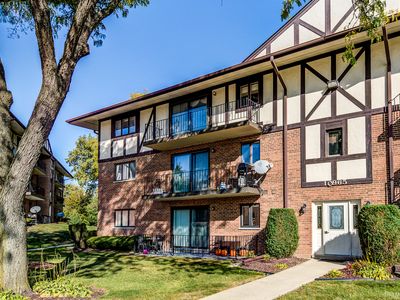 10965 S 84th Ave APT 3A, Palos Hills, IL, 60465
