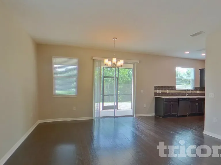 10710 Southern Forest Dr — Photo 4