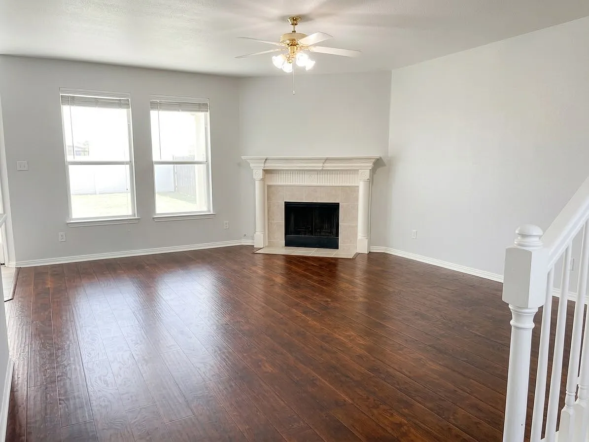 4 bed, 3054 sqft, $2,990 — Photo 3