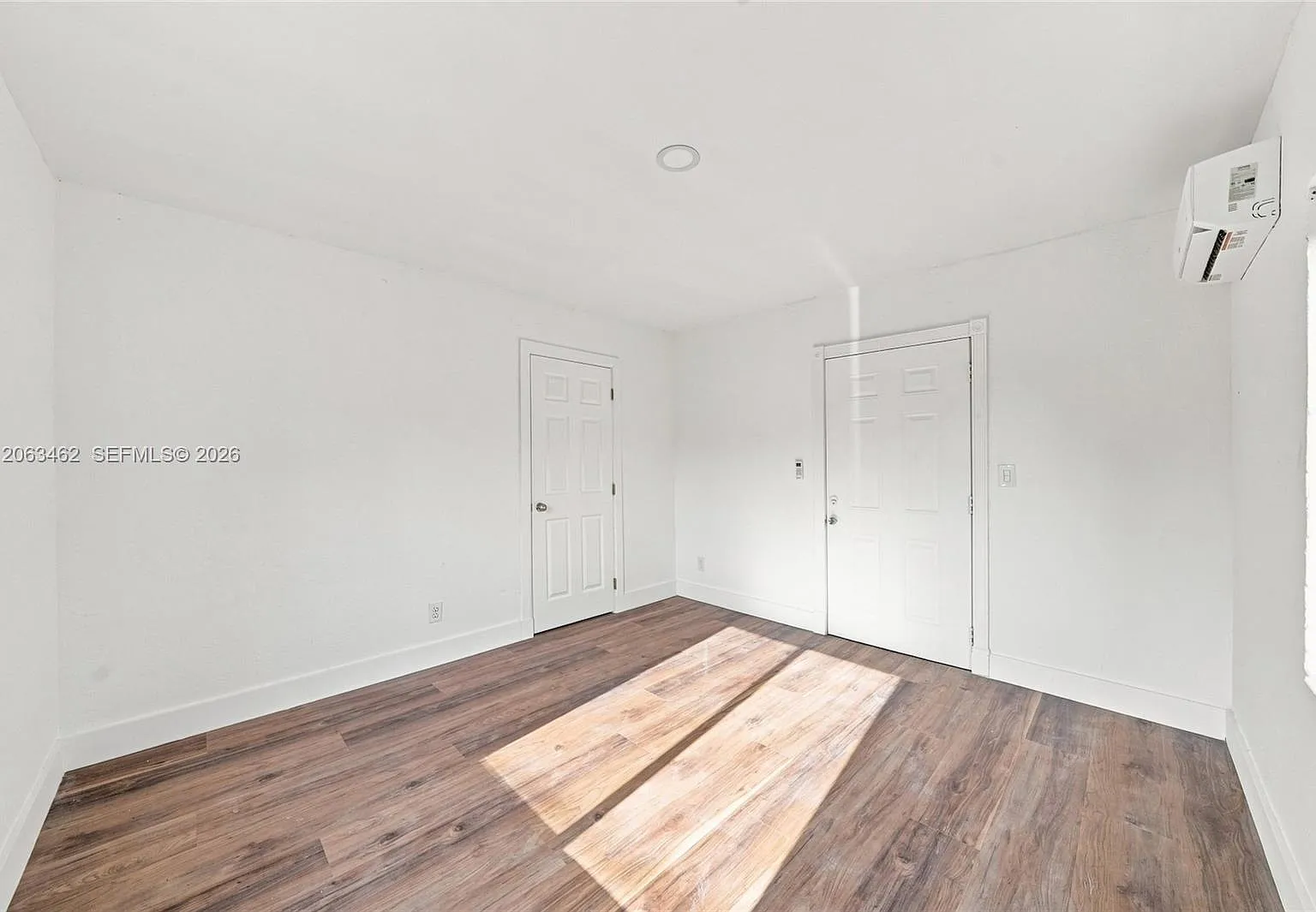 2 bed, 1244 sqft, $1,900 — Photo 4