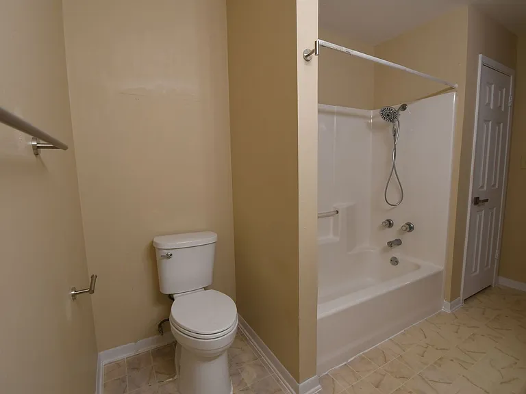 2529 Westminster Dr — Photo 14