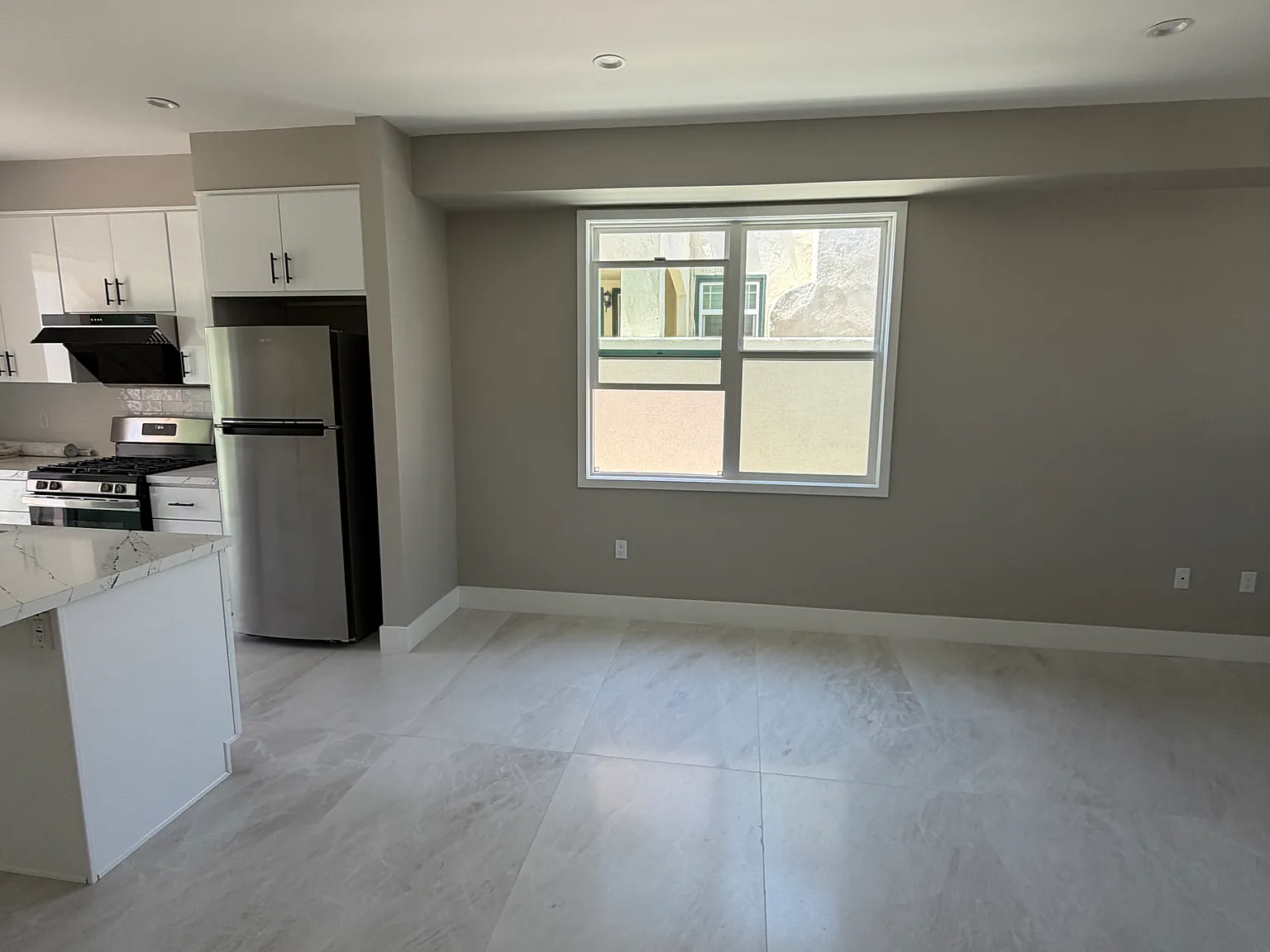 3 bed, 1300 sqft, $3,800 — Photo 4
