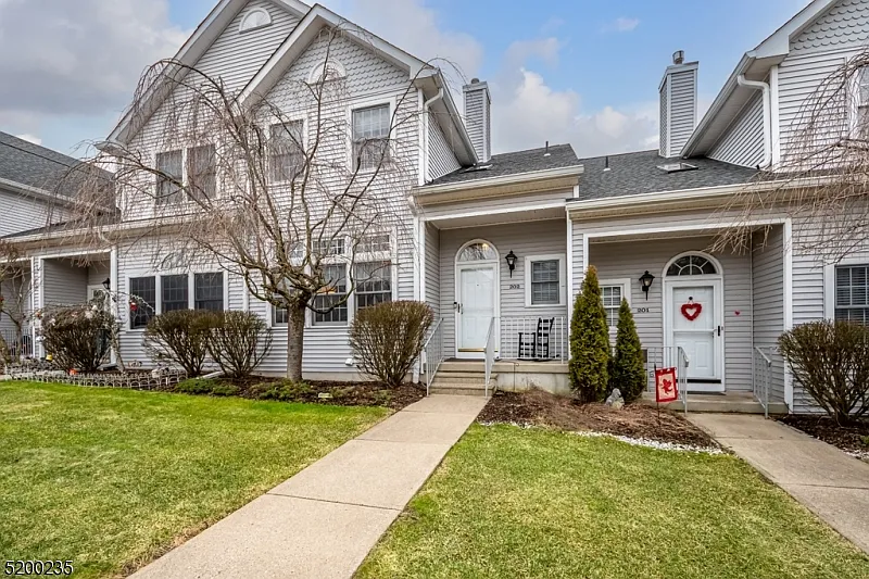 202 Harvard Dr photo 1