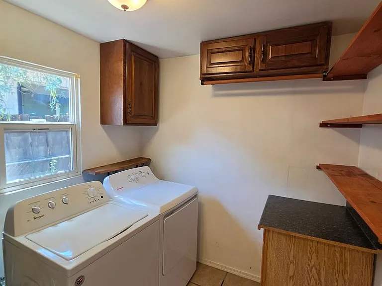 2145 W Wilshire Dr — Photo 10