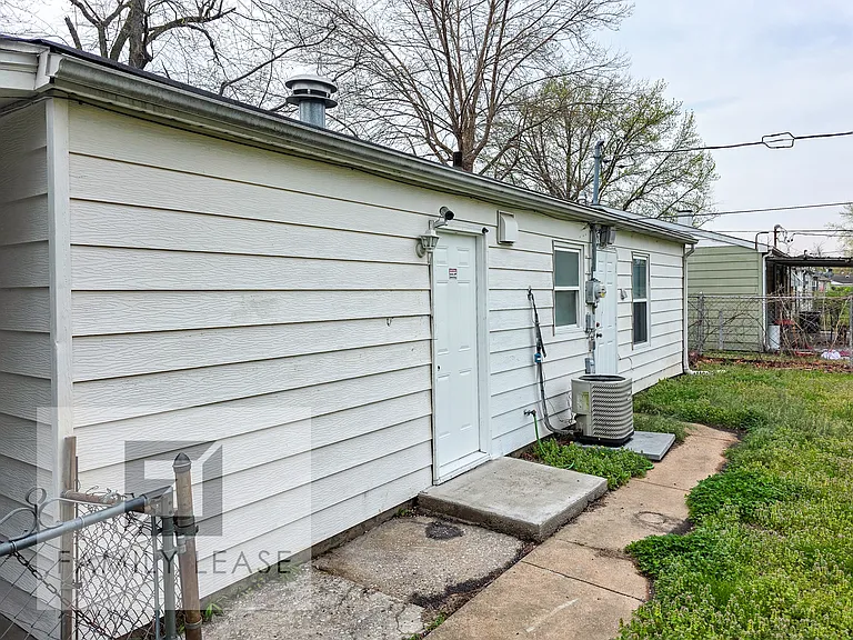 515 Saint Barbara Ln — Photo 20
