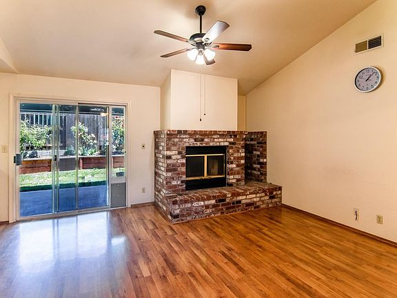 4th image of 5556 Riverwood Ct