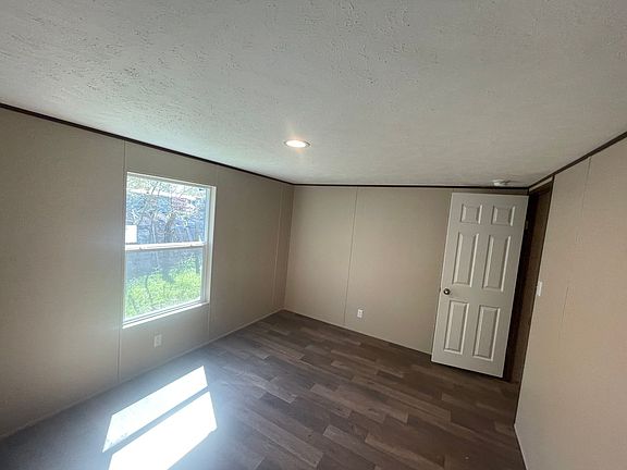 3rd image of 509 SW 20th St