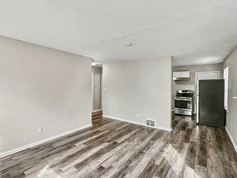 7010 Bellefontaine Ave — Photo 3