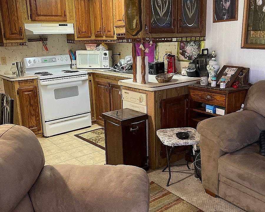 2nd image of 1311 Turnbull St #39