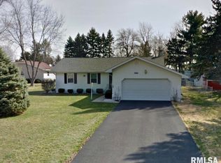 2966 N Wilson Ave, Decatur, IL 62526