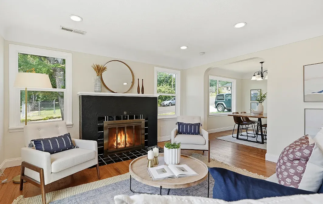 3 bed, 1.5 bath, 1449 sqft, $2,495 — Photo 4