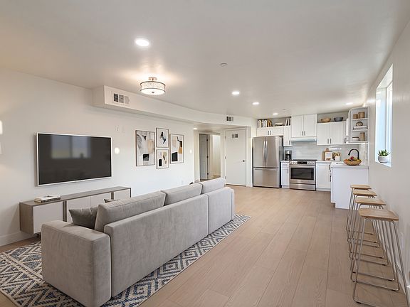 2nd image of 2118 E 92nd St #2118