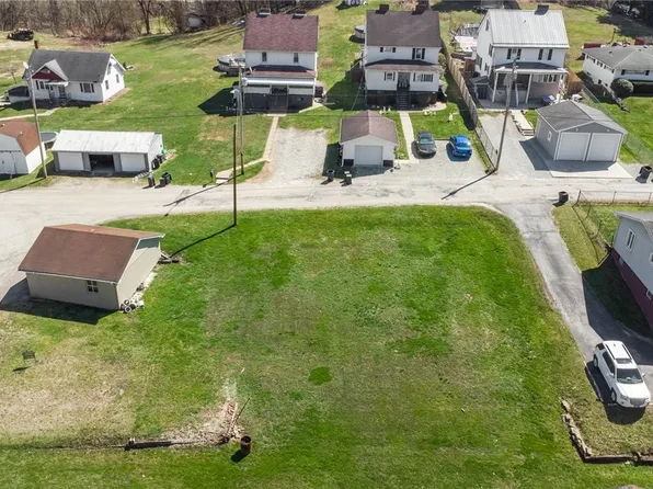 197 Lily St, Lowber, PA 15660