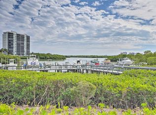 320 Horse Creek Dr APT 102, Naples, FL 34110