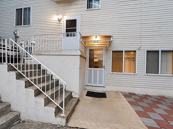 2nd image of 20 Shale St #B