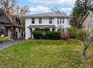 1515 Rydalmount Rd, Cleveland Heights, OH 44118