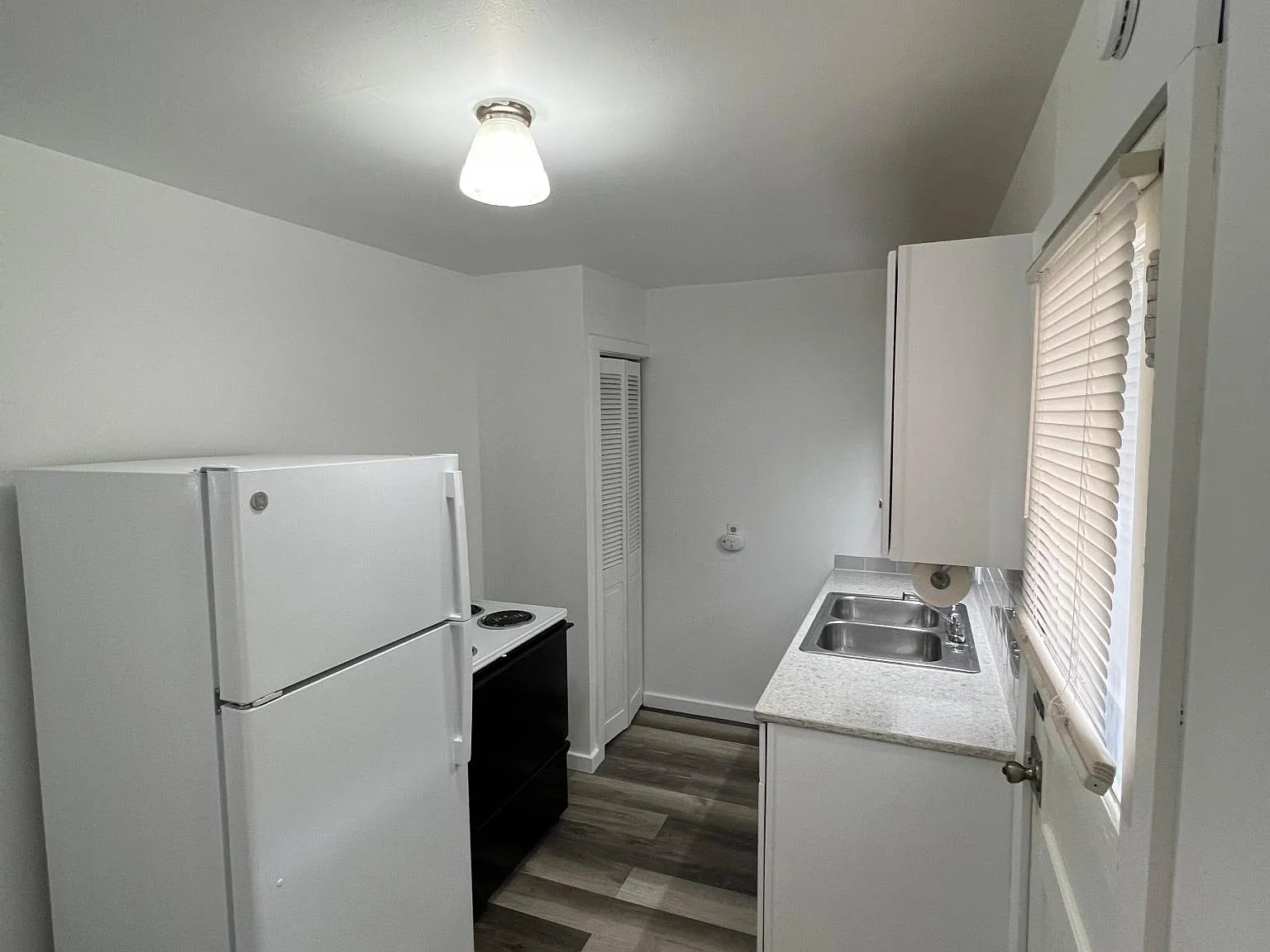 858 S Martinson Ave — Photo 2