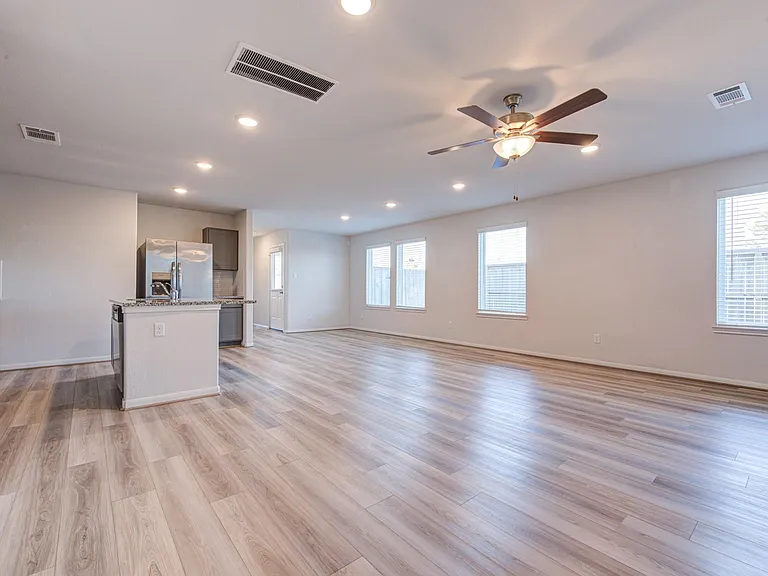 18831 Glenwood Chase Ct — Photo 4