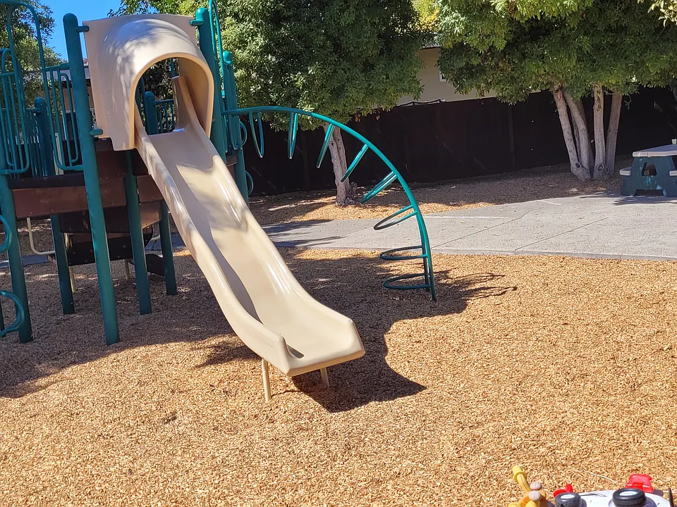 2452 W Bayshore Rd #8