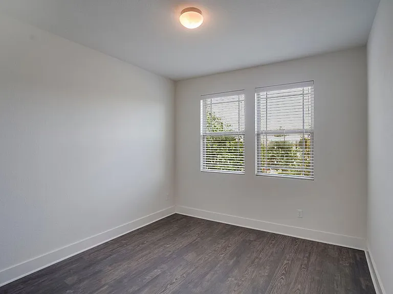 9102 Moonstone Dr — Photo 10
