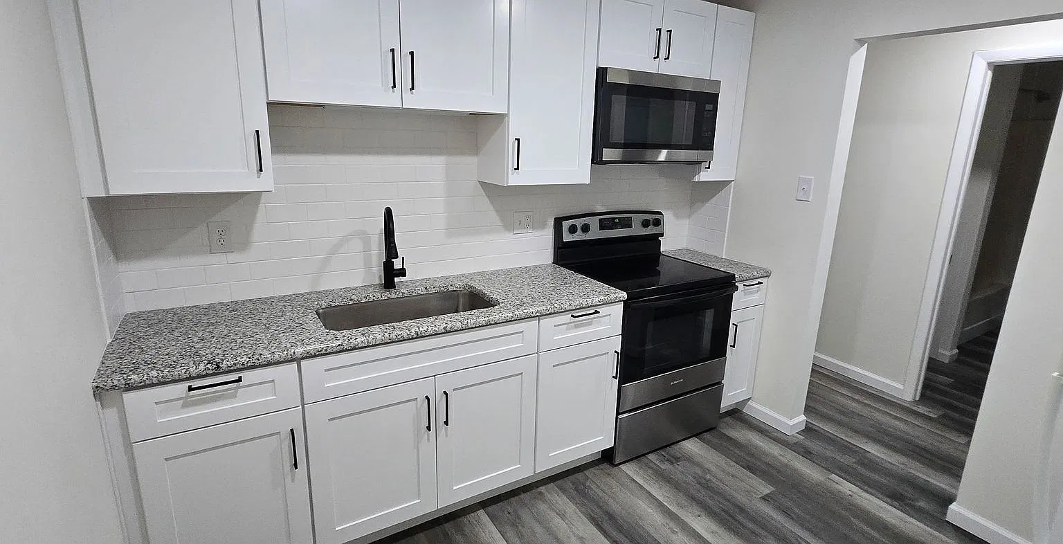 300 W Frack — Photo 1