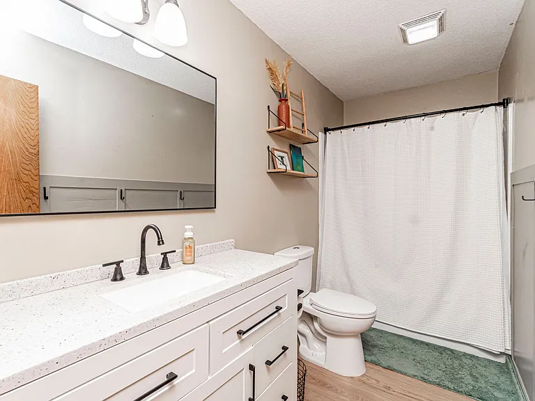 1011 Skyline Dr — Photo 22