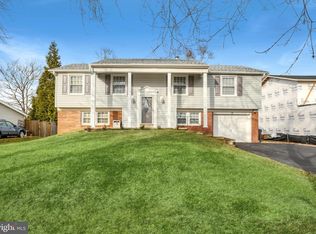 13310 Poplar Tree Rd, Fairfax, VA 22033