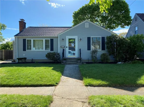 55 Mayflower Dr, Cranston, RI 02905