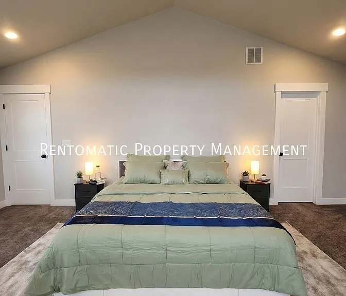 6935 Woods Rose Dr — Photo 12