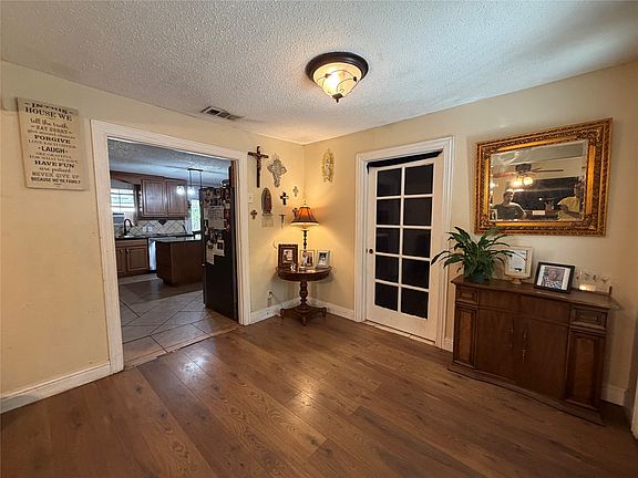 2nd image of 1333 Springlake Dr