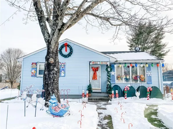 21 Bennett St, Plainfield, CT 06374