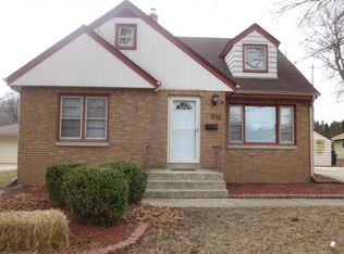 514 Badger Ave, South Milwaukee, WI 53172